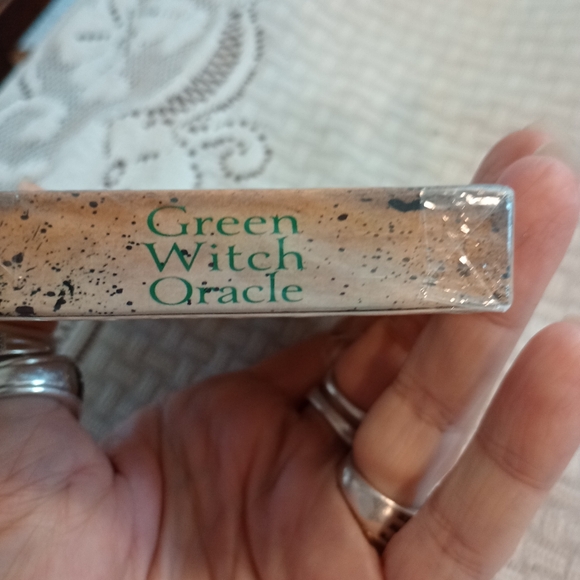Green Witch Oracle - Picture 2 of 4